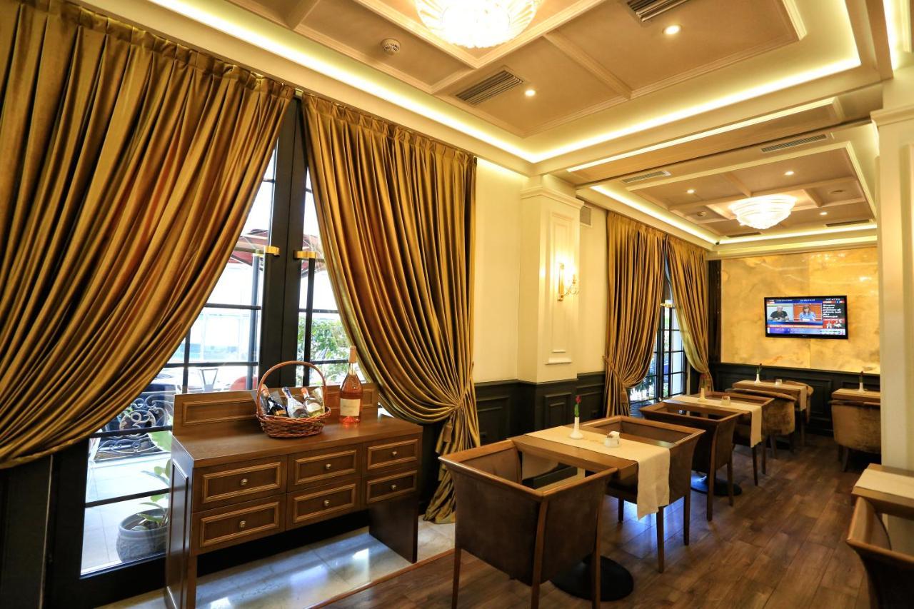 Eler Hotel Тирана Екстериор снимка