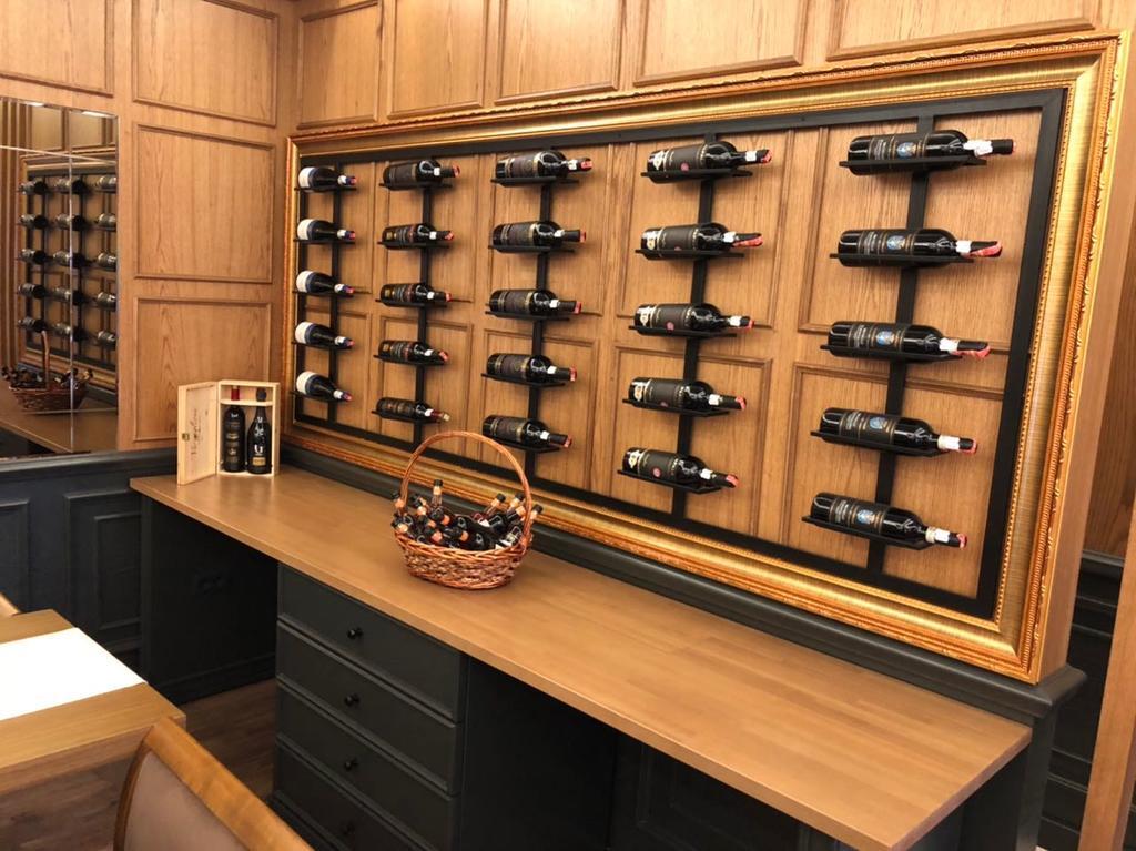 Eler Hotel Тирана Екстериор снимка